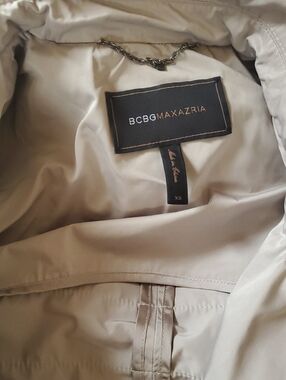 BCBGMaxAzria Cream Lightweight Trench Jacket